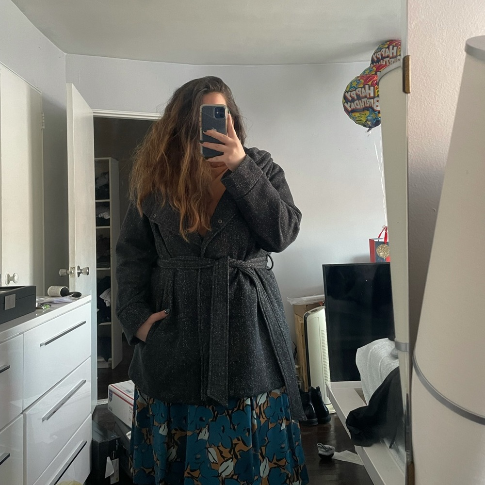 Light fall “starry night” reminiscent overcoat. Size XL